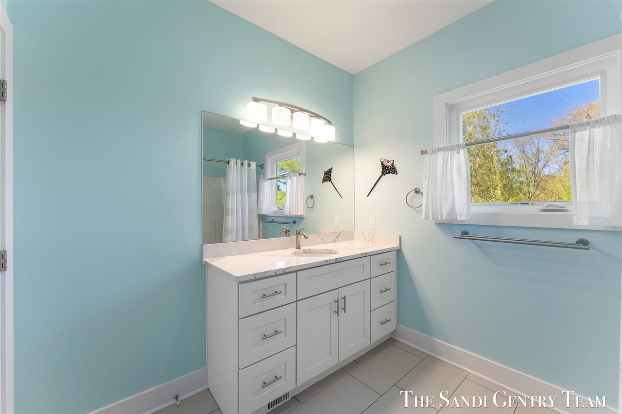 17940 Cove Street Spring Lake, MI 49456 - Photo 37 of 73