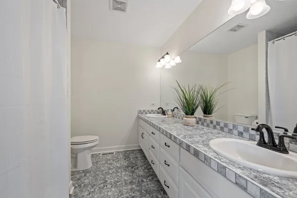 $569,000 | 12351 Warren Drive, Mokena, IL 60448