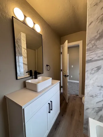 $2,400 | 2125 West Sharp Avenue, Spokane, WA 99201