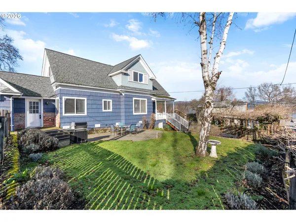 $785,000 | 801 Cascade Avenue, Hood River, OR 97031