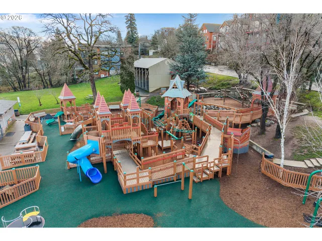 $799,000 | 801 Cascade Avenue, Hood River, OR 97031