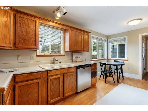 $785,000 | 801 Cascade Avenue, Hood River, OR 97031