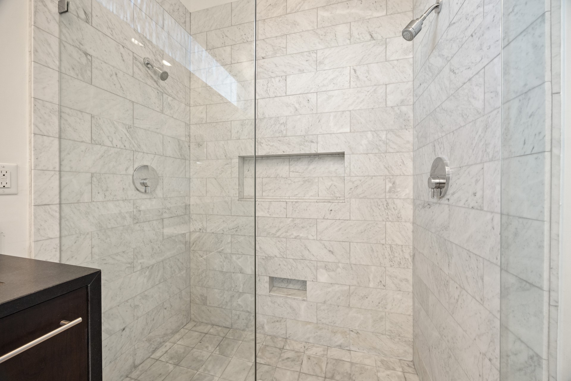 1728 Michigan Street, Unit A Houston, TX 77006 - Photo 20 of 38 a bathroom with a shower