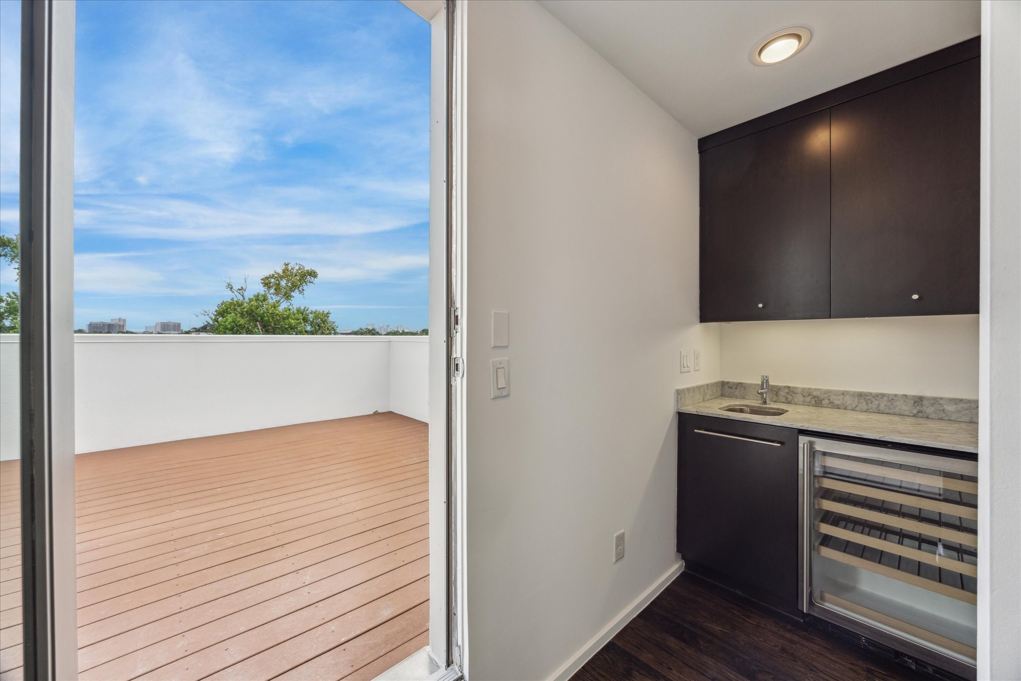 1728 Michigan Street, Unit A Houston, TX 77006 - Photo 29 of 38 a view of a kitchen from an empty room