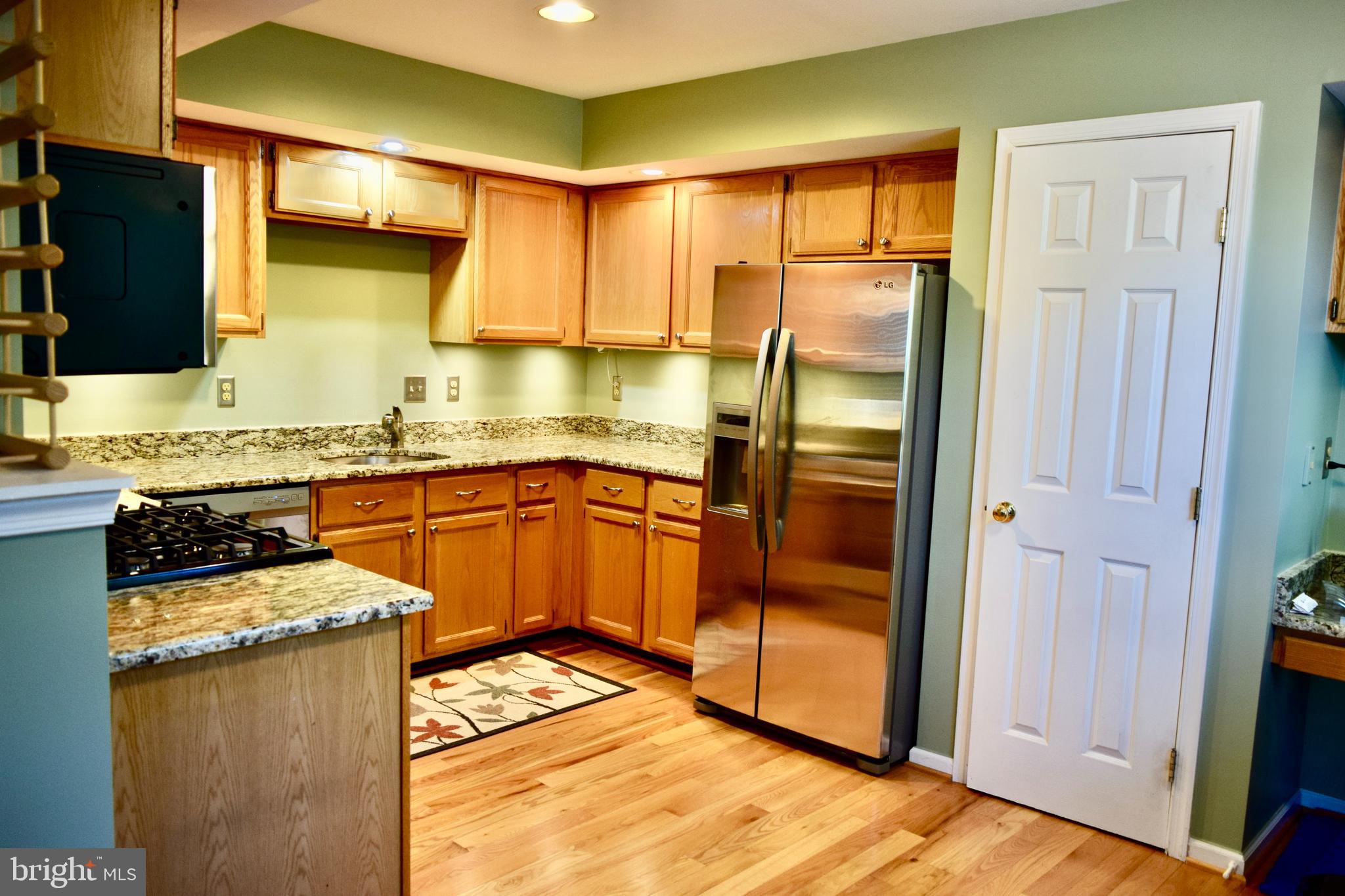 21053 Cornerpost Square Ashburn, VA 20147 - Photo 4 of 9 Kitchen