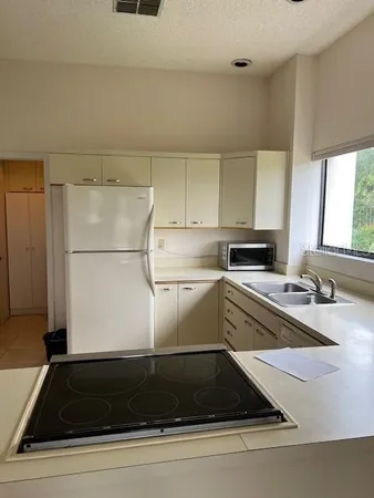 $249,000 | 3000 Red Oak Court, Unit 204, Palm Harbor, FL 34684