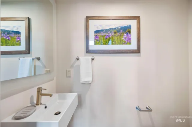 $1,249,000 | 700 Village Drive, Unit 404, Donnelly, ID 83615