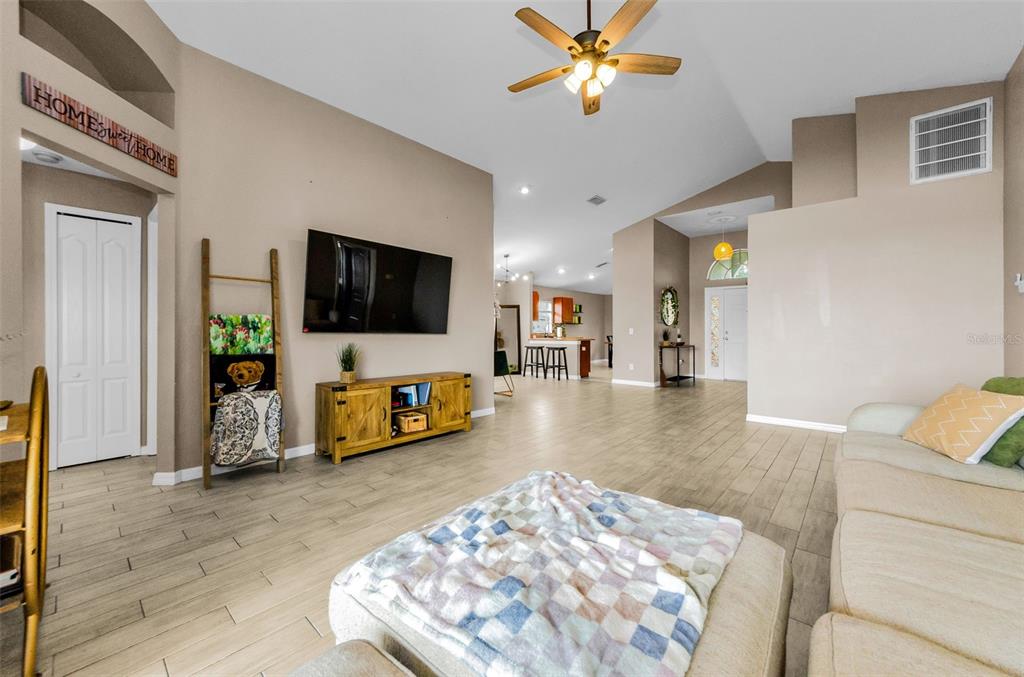 13561 Fladgate Mark Drive Riverview, FL 33579 - Photo 6 of 65