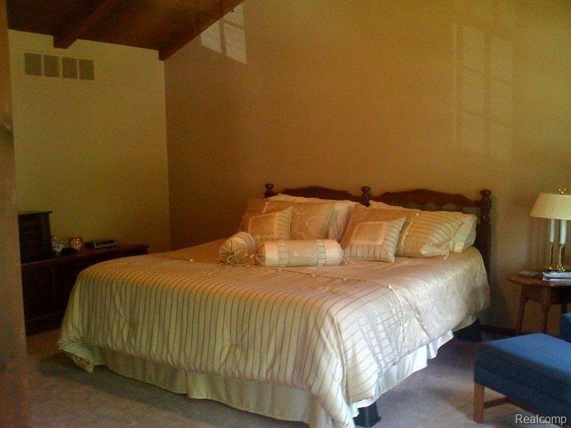 2332 Devonshire Road Bloomfield Hills, MI 48302 - Photo 8 of 9 master bedroom