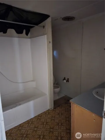 a view of walk in closet