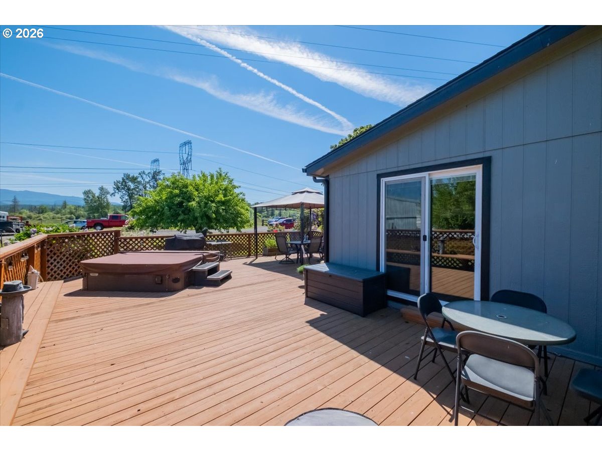 35377 Ede Road Lebanon, OR 97355 - Photo 28 of 48 a outdoor space with furniture