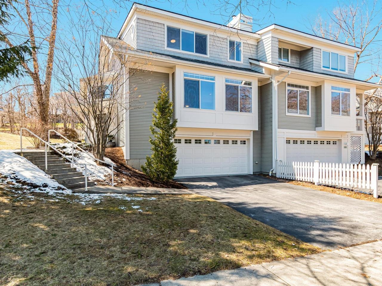 213 Park Road South Burlington, VT 05403 - Photo 1 of 53