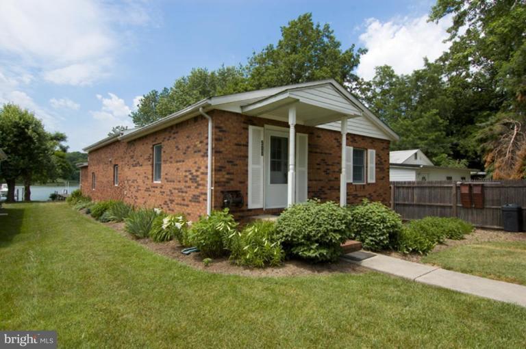 508 Grovethorn Road Middle River, MD 21220 - Photo 1 of 19 a view of a house with yard and plants