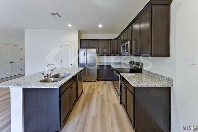 $1,875 | 204 Salvat Drive, Lafayette, LA 70507