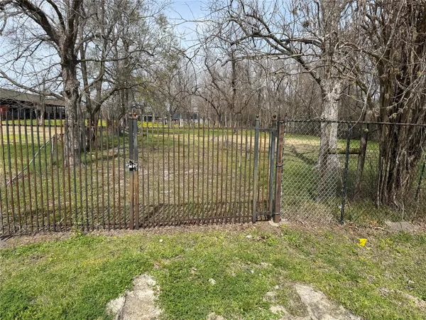 $285,900 | 2523 Lone Oak Road, Houston, TX 77093