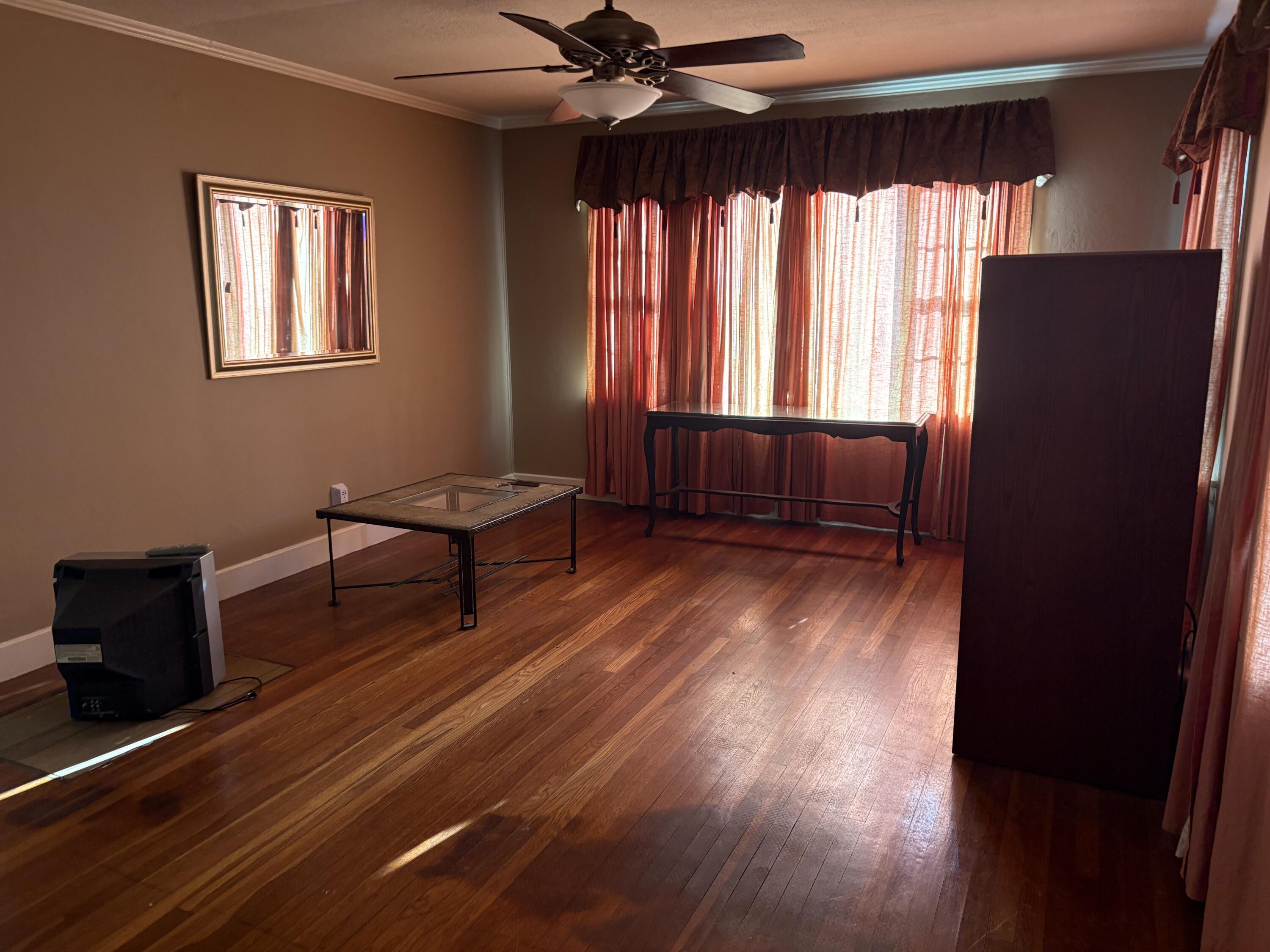 206 Park Street LaFayette, GA 30728 - Photo 8 of 15 IMG_8611