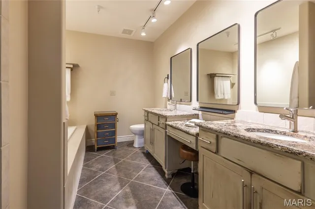 $319,000 | 814 Auburn Drive, Unit 7, Sikeston, MO 63801