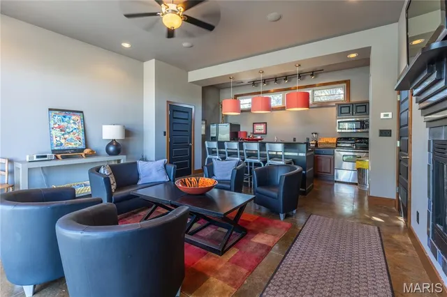 $319,000 | 814 Auburn Drive, Unit 7, Sikeston, MO 63801