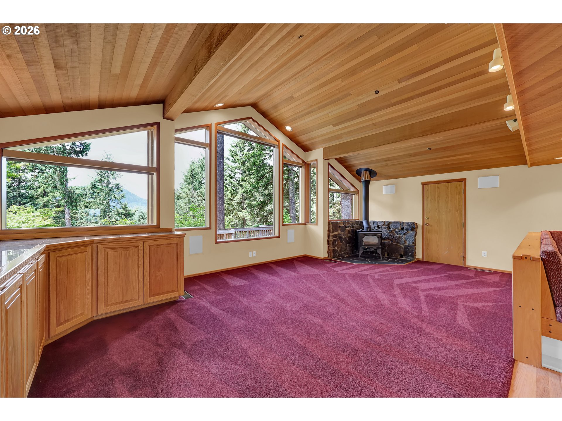 85368 Ridge Top Drive Eugene, OR 97405 - Photo 20 of 48 Family Room