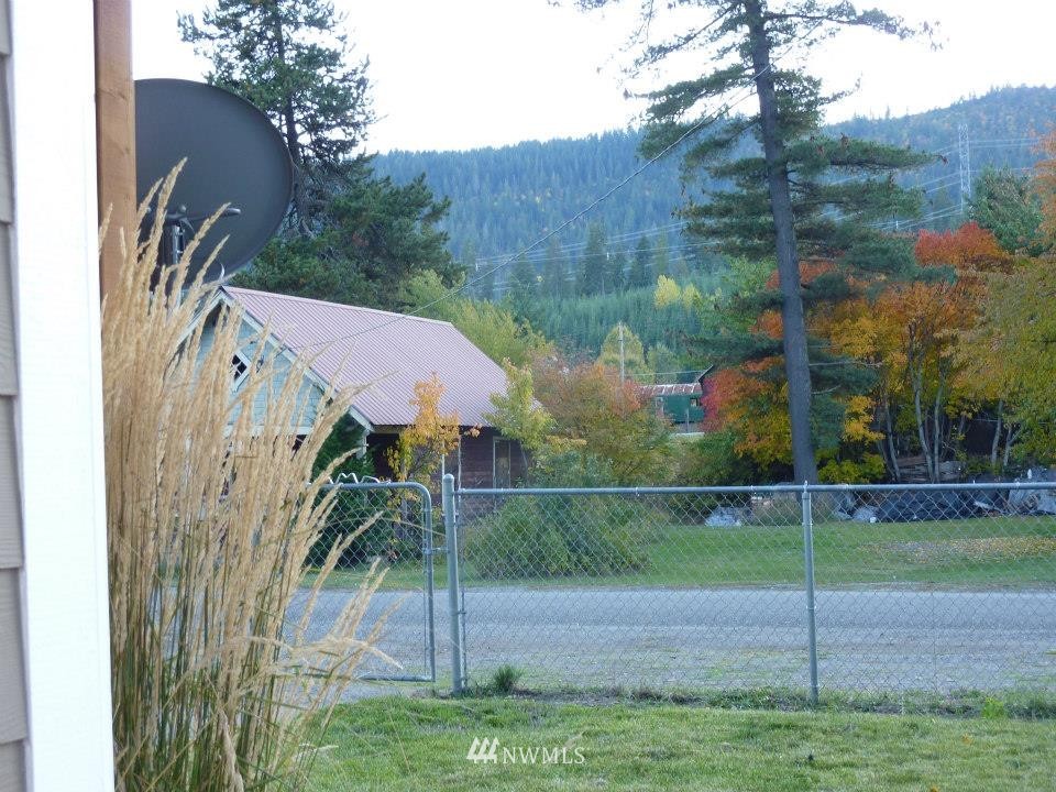 401 1st Street Easton, WA 98925 - Photo 15 of 18