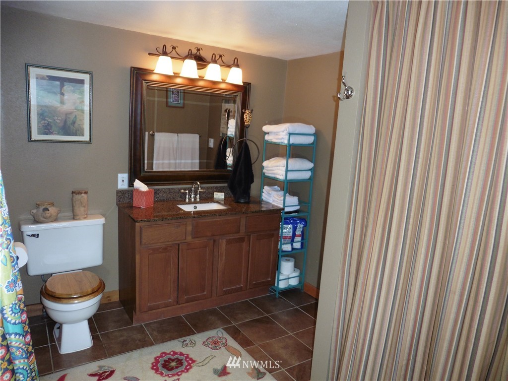 401 1st Street Easton, WA 98925 - Photo 8 of 18