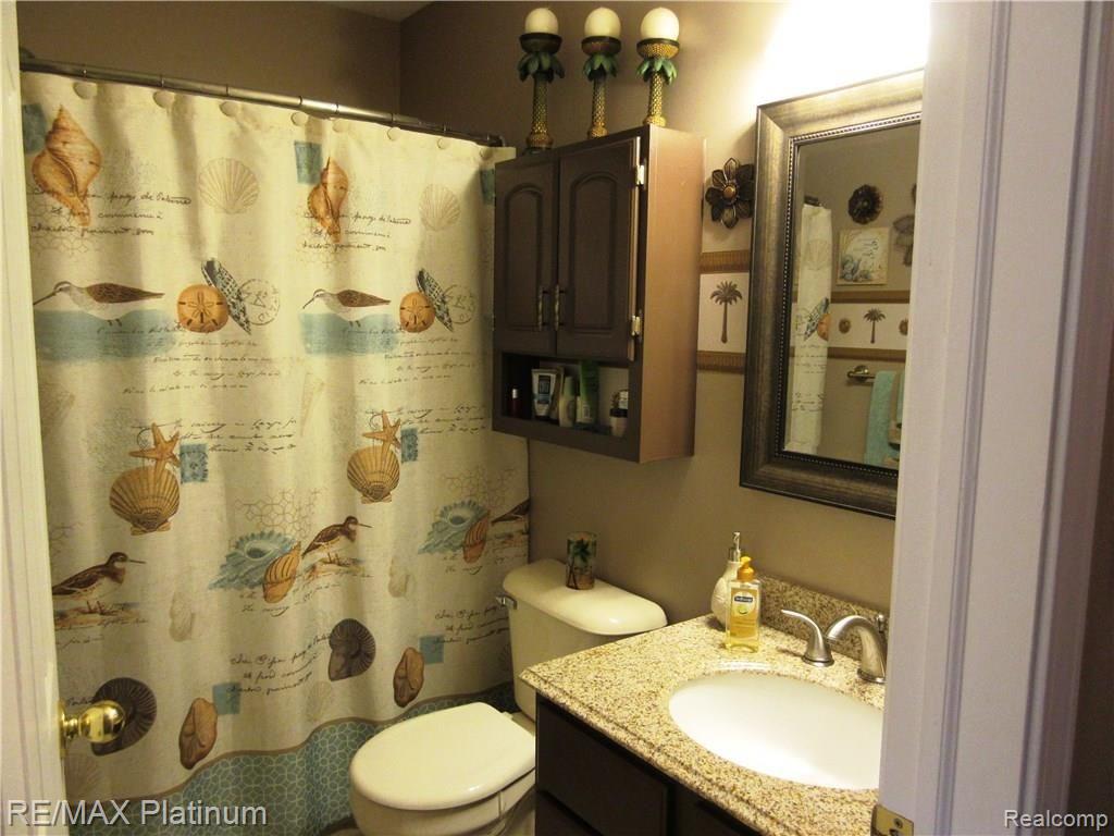 2601 Crooked Lake Road Howell, MI 48843 - Photo 12 of 30 IMG_1090.JPG
