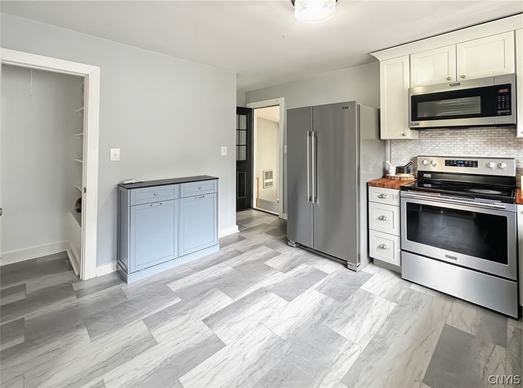 16 Homestead Road East New Hartford, NY 13323 - Photo 11 of 43
