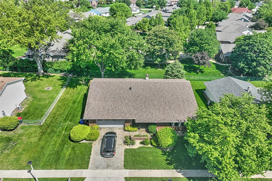 676 West Wolf Road Decatur, IL 62526 - Photo 3 of 34