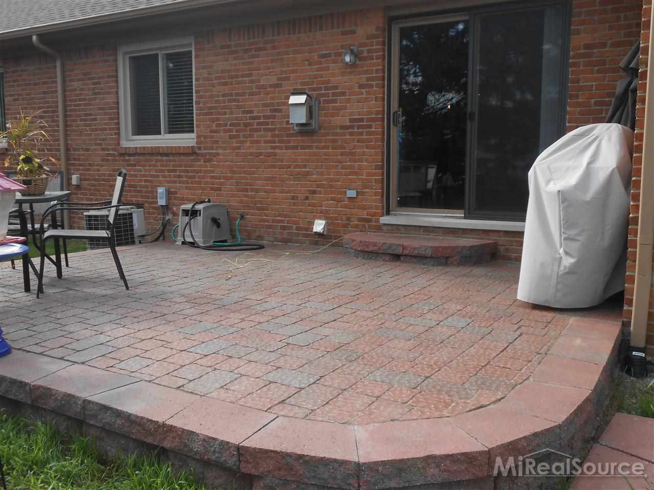 16710 Country Ridge Lane, Unit 56 Macomb, MI 48044 - Photo 26 of 26 31201475-25.JPG