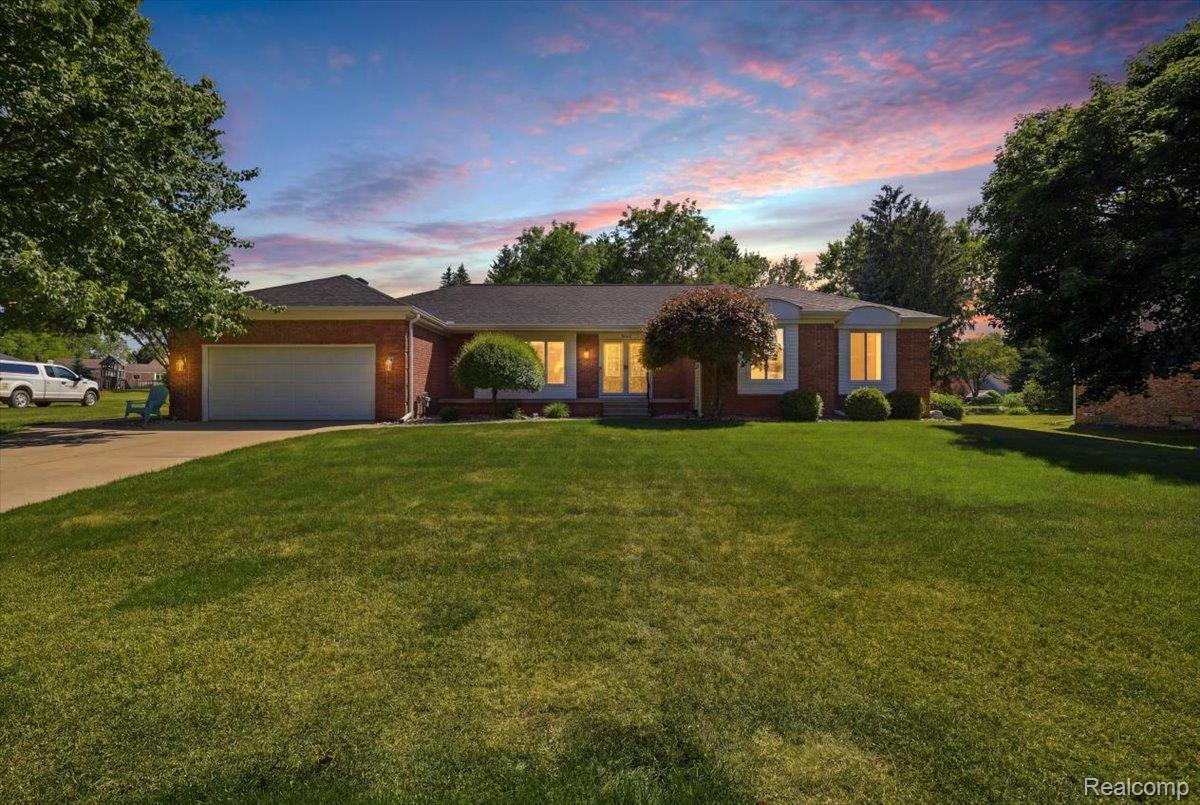 5048 Tree Hill Road Grand Blanc, MI 48439 - Photo 3 of 60 02-IMG_6986_twilight_b16b448d.jpg