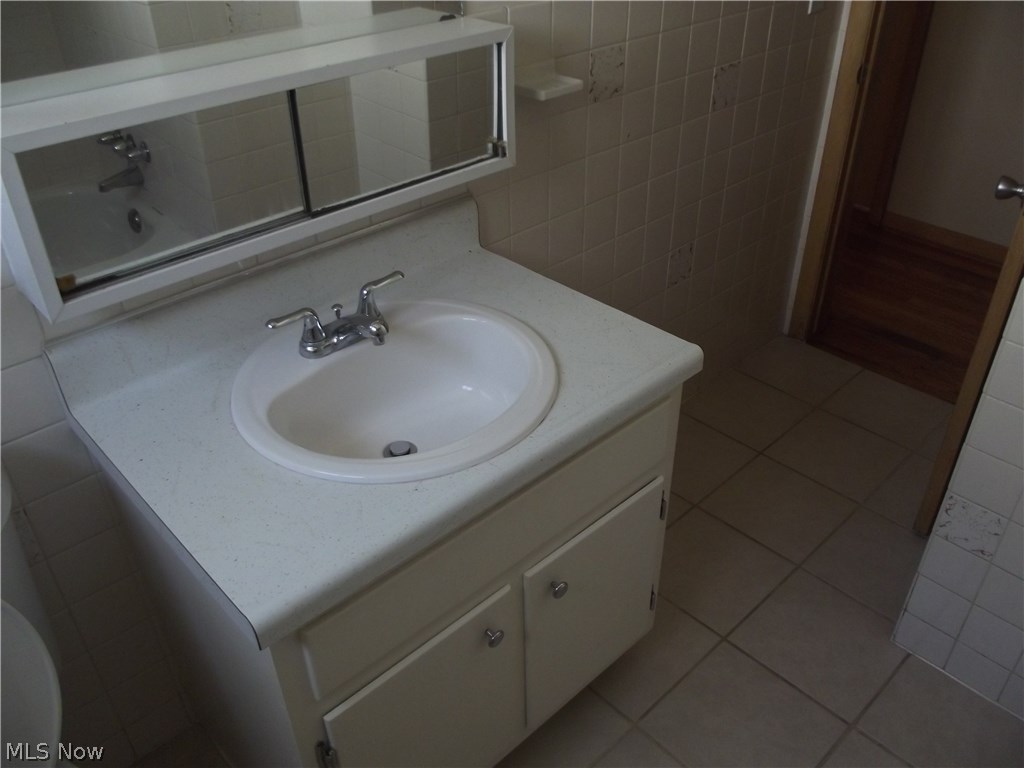 16885 Libby Road Maple Heights, OH 44137 - Photo 14 of 23 Gallery Image 14