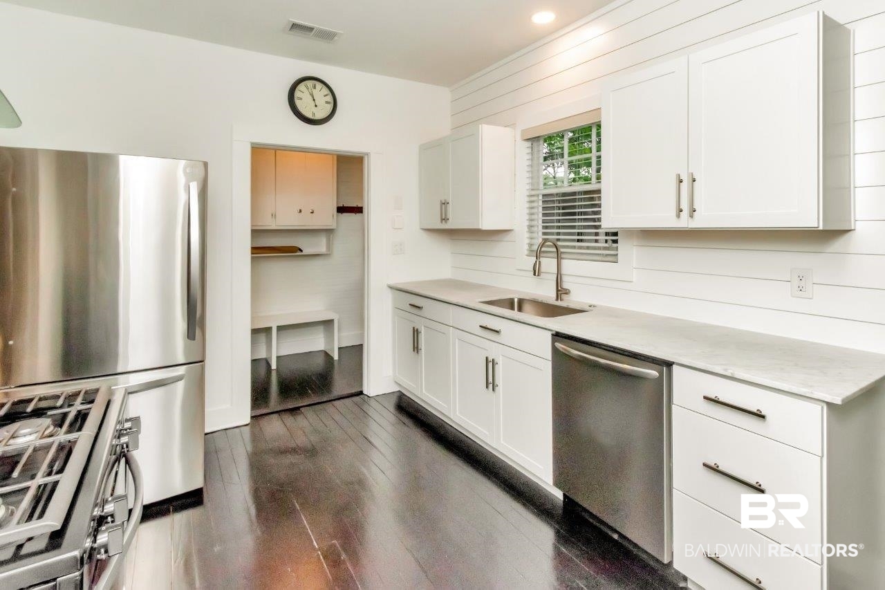 54 Crenshaw Street Mobile, AL 36606 - Photo 10 of 30