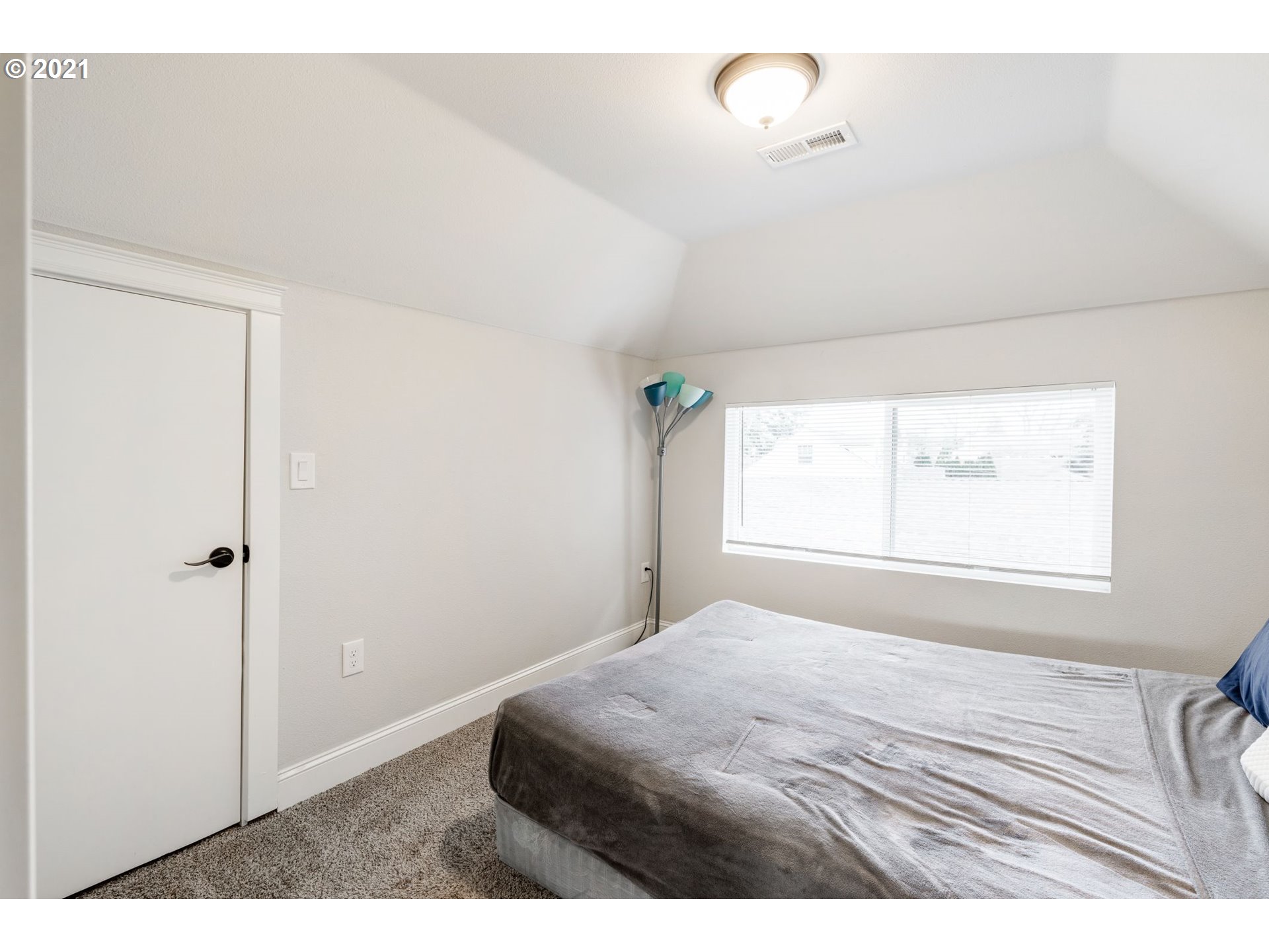 8923 Southeast Reedway Street Portland, OR 97266 - Photo 16 of 31 Gallery Image 16