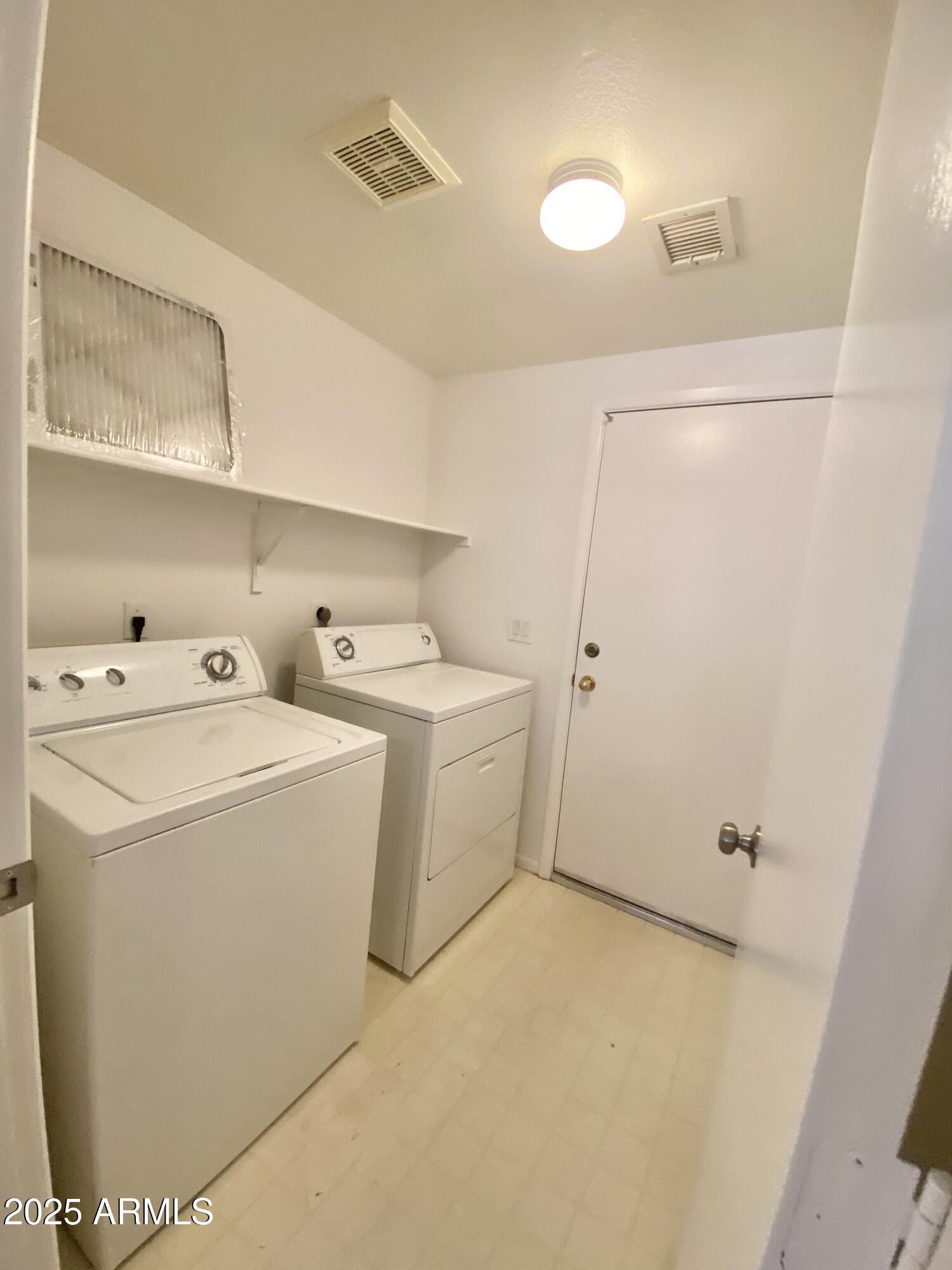 3356 East Escuda Road Phoenix, AZ 85050 - Photo 17 of 20 laundry