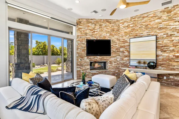 $2,495,000 | 28 Clancy Lane South, Rancho Mirage, CA 92270