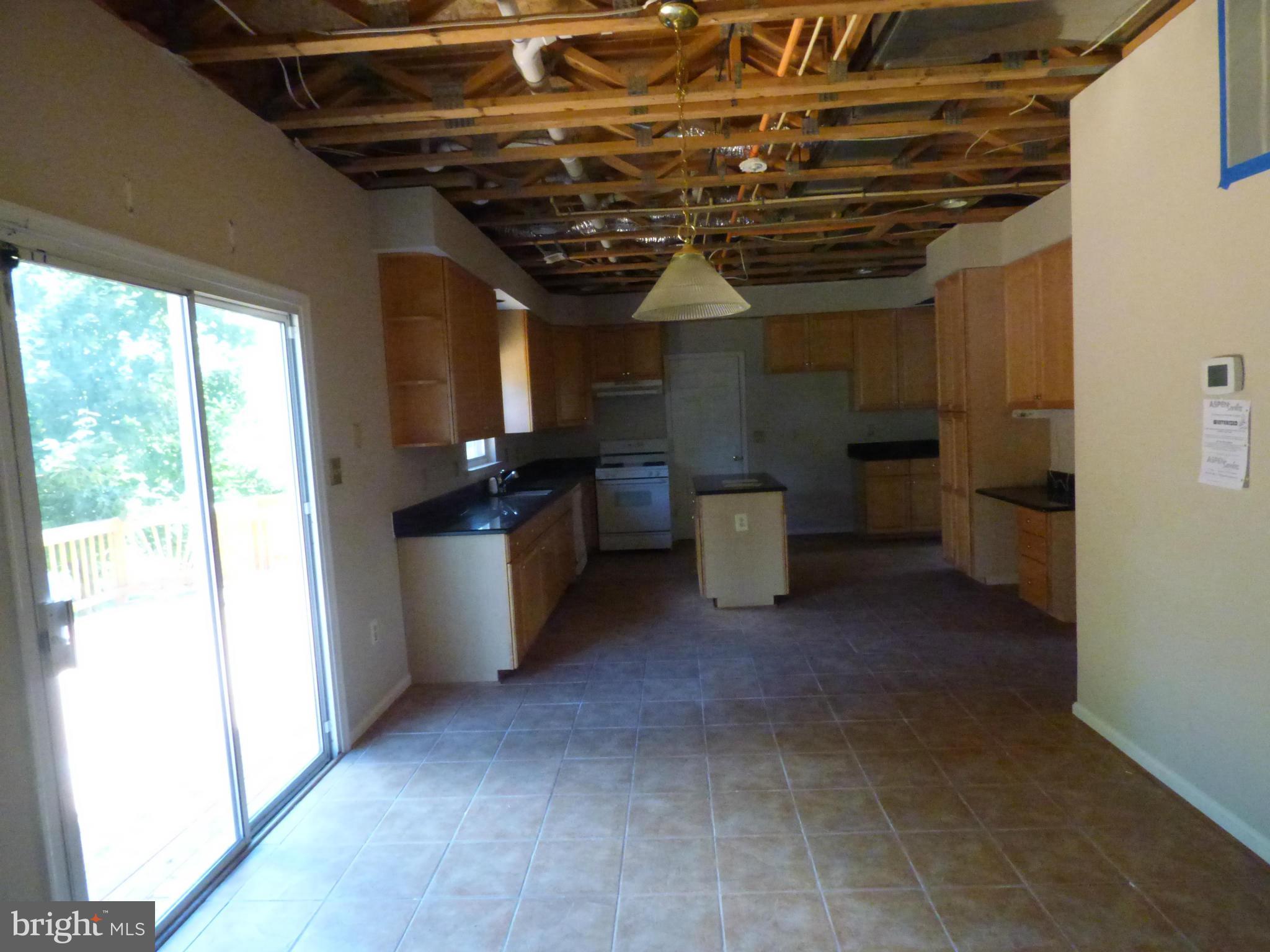 8905 Edison Lane Clinton, MD 20735 - Photo 2 of 24 Kitchen