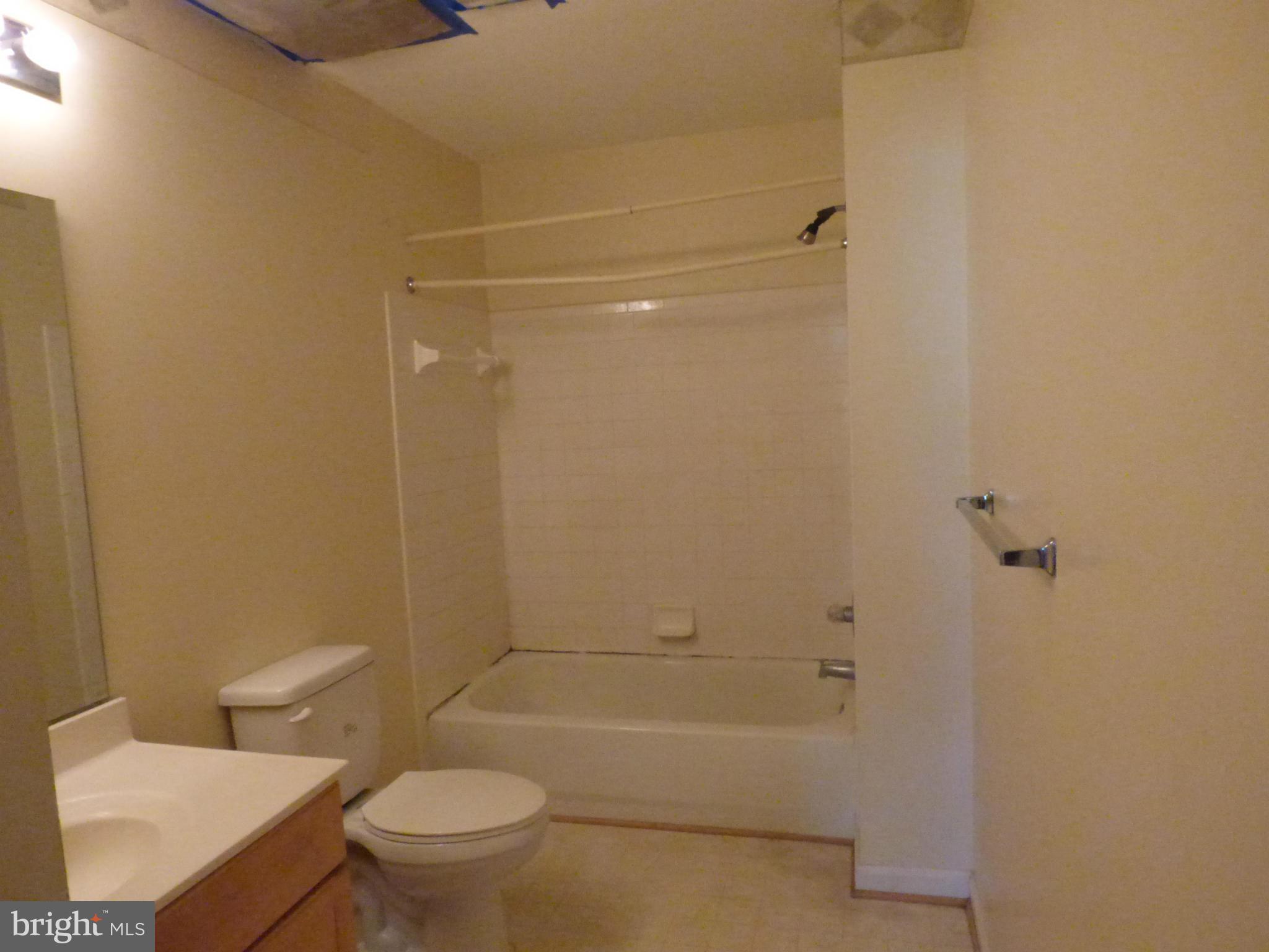 8905 Edison Lane Clinton, MD 20735 - Photo 14 of 24 Bath