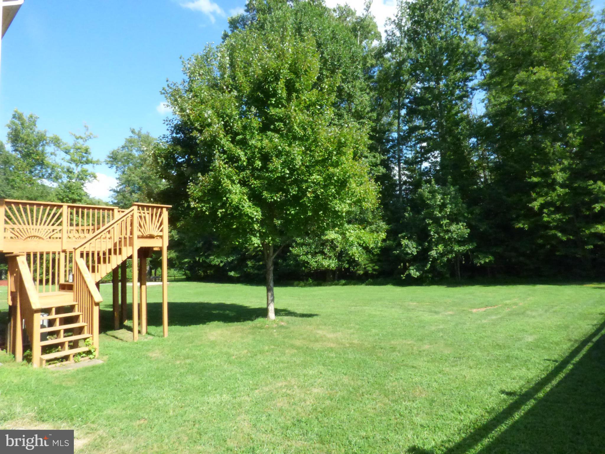 8905 Edison Lane Clinton, MD 20735 - Photo 23 of 24 Exterior (Rear)