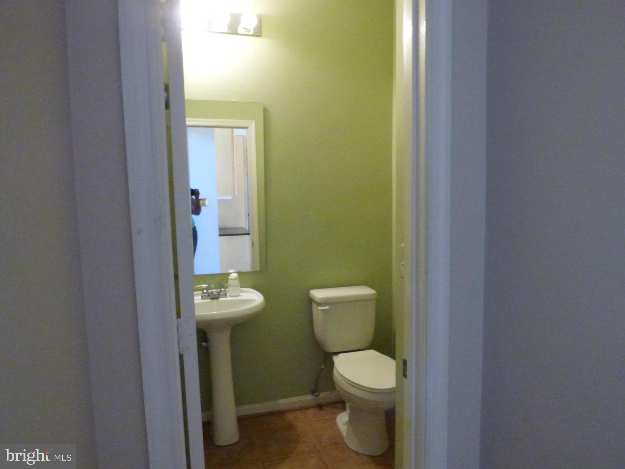 8905 Edison Lane Clinton, MD 20735 - Photo 6 of 24 Bath