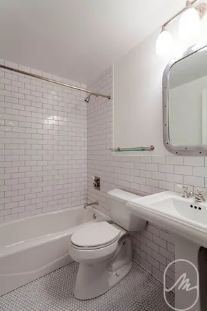 $4,450 | 330 East 39th Street, Unit 11E | Murray Hill