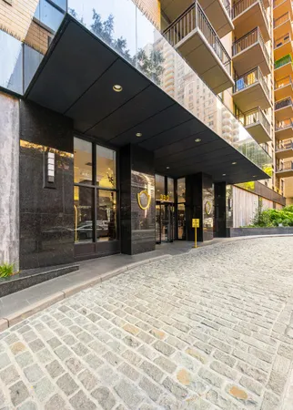 $4,450 | 330 East 39th Street, Unit 11E | Murray Hill