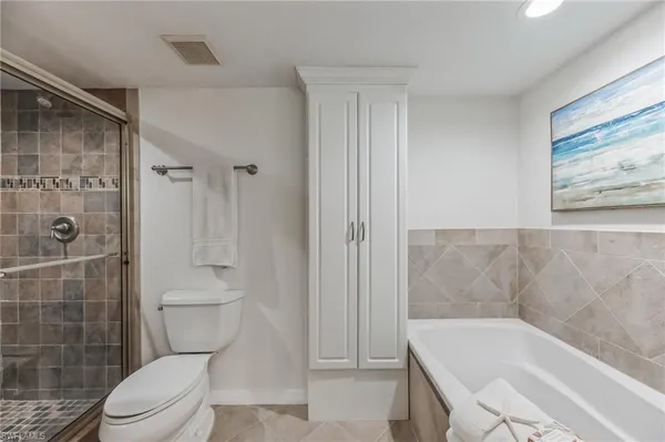 $8,500 | 5633 Turtle Bay Drive, Unit 37, Naples, FL 34108