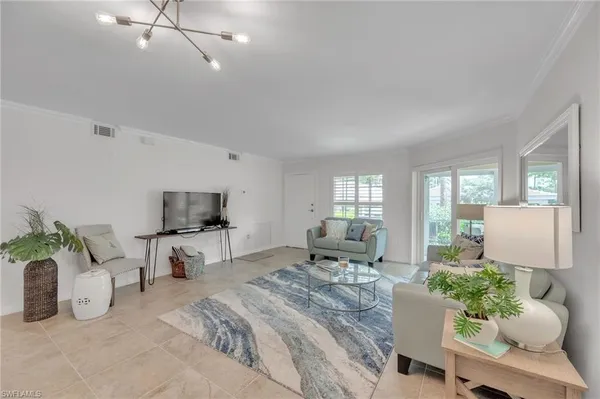 $8,500 | 5633 Turtle Bay Drive, Unit 37, Naples, FL 34108
