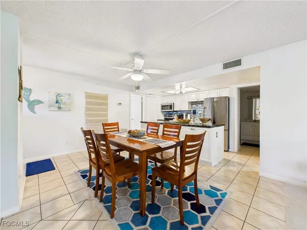 $2,500 | 232 Palm Drive, Unit 475, Naples, FL 34112