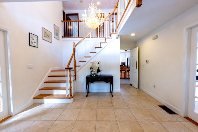 29 Stoneybrook Circle Andover, MA 01810 - Photo 7 of 41 a view of entryway and hall