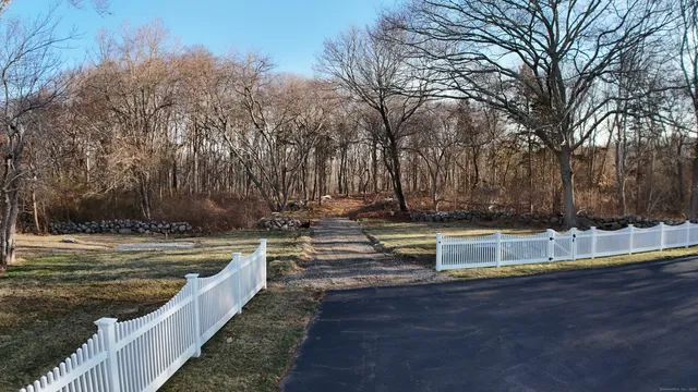 $395,000 | 17 Old Stonington Road, Stonington, CT 06378