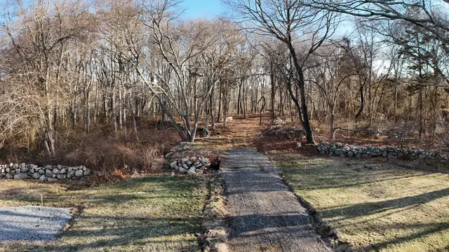 $395,000 | 17 Old Stonington Road, Stonington, CT 06378