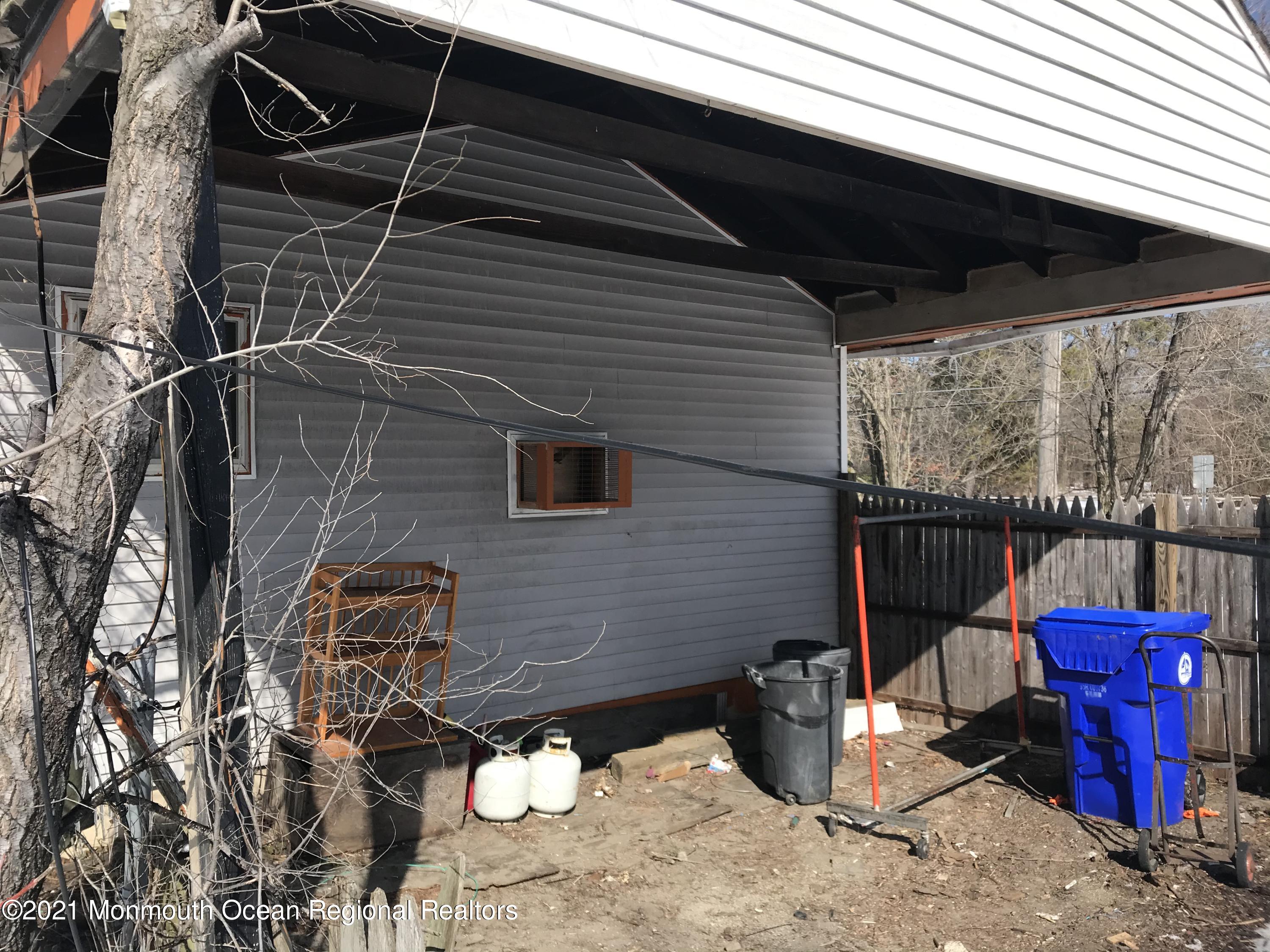 286 Chambersbridge Road Brick, NJ 08723 - Photo 2 of 17 93599D1B-C83A-4257-9169-A2EF043553DF