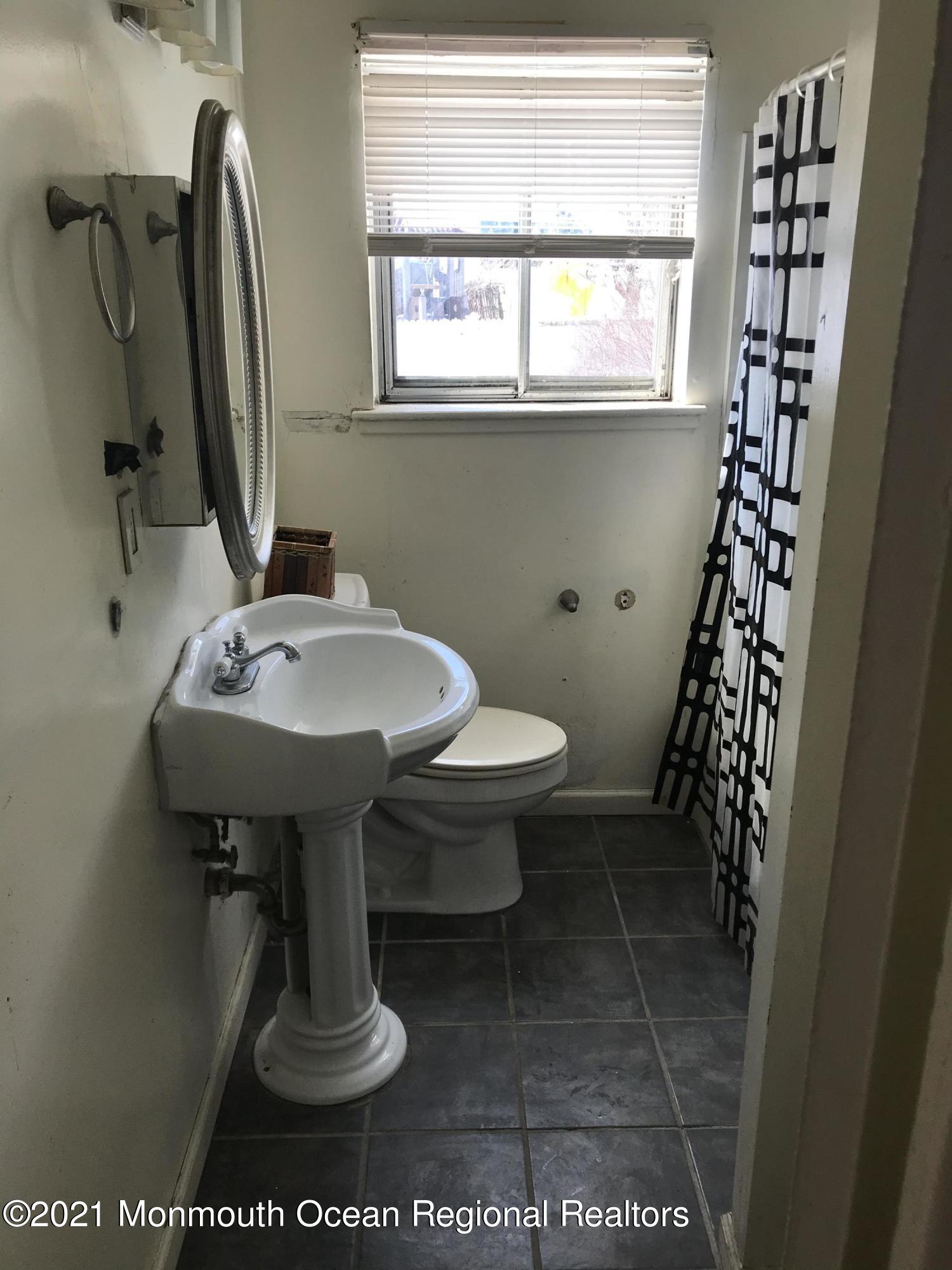 286 Chambersbridge Road Brick, NJ 08723 - Photo 11 of 17 CE39D975-8F42-47B4-9E60-504F9B3DAD8C
