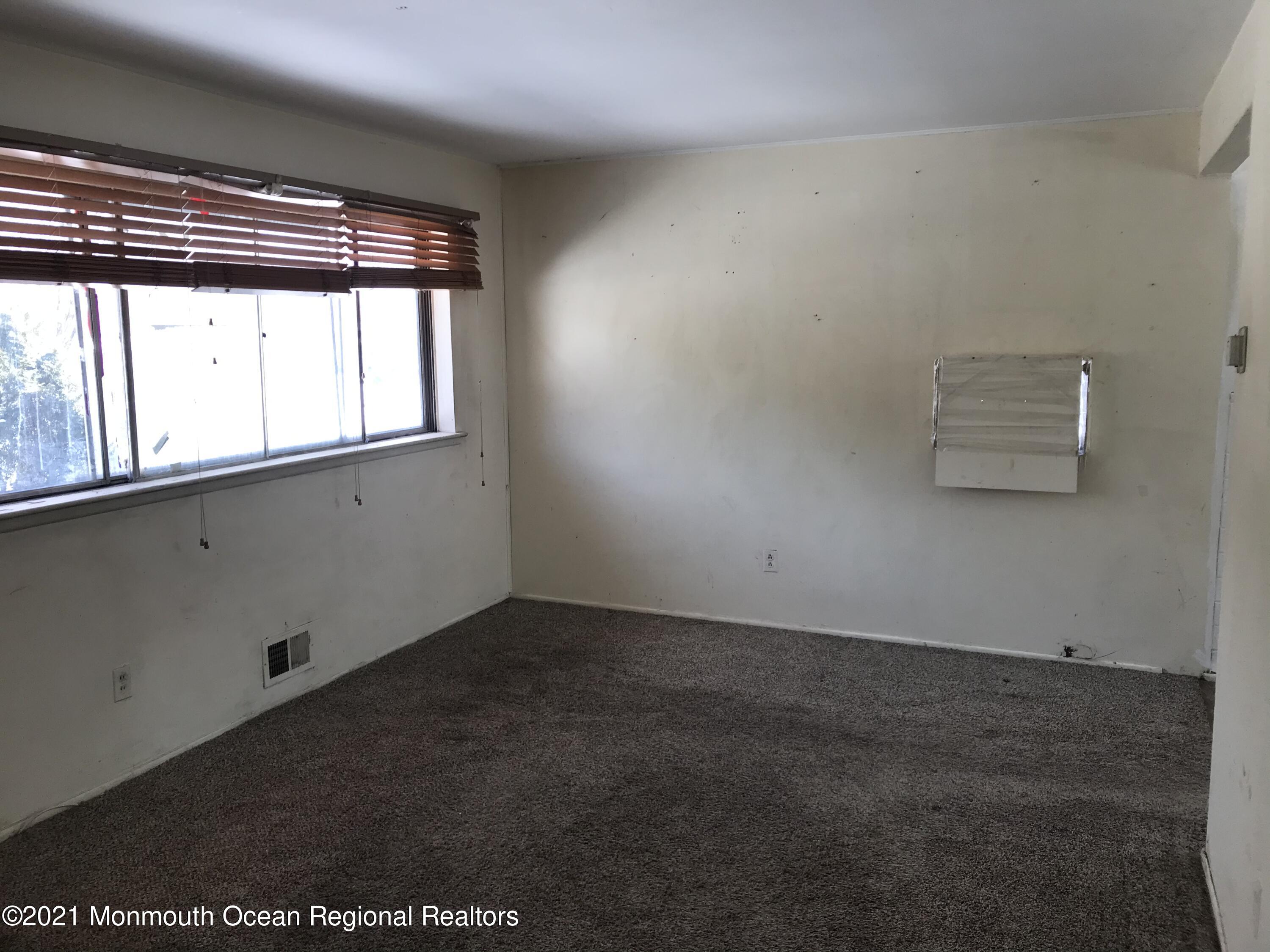 286 Chambersbridge Road Brick, NJ 08723 - Photo 14 of 17 98A2F3FA-645A-46D7-9B55-3ED351FC2536